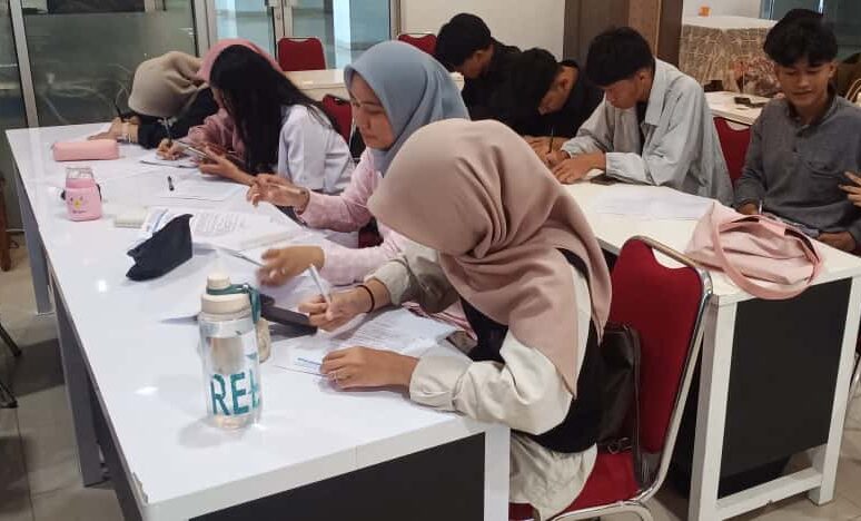 Komitmen Tegas 98 Penerima KIP Kuliah UIGM Lewat Penandatanganan Pakta Integritas