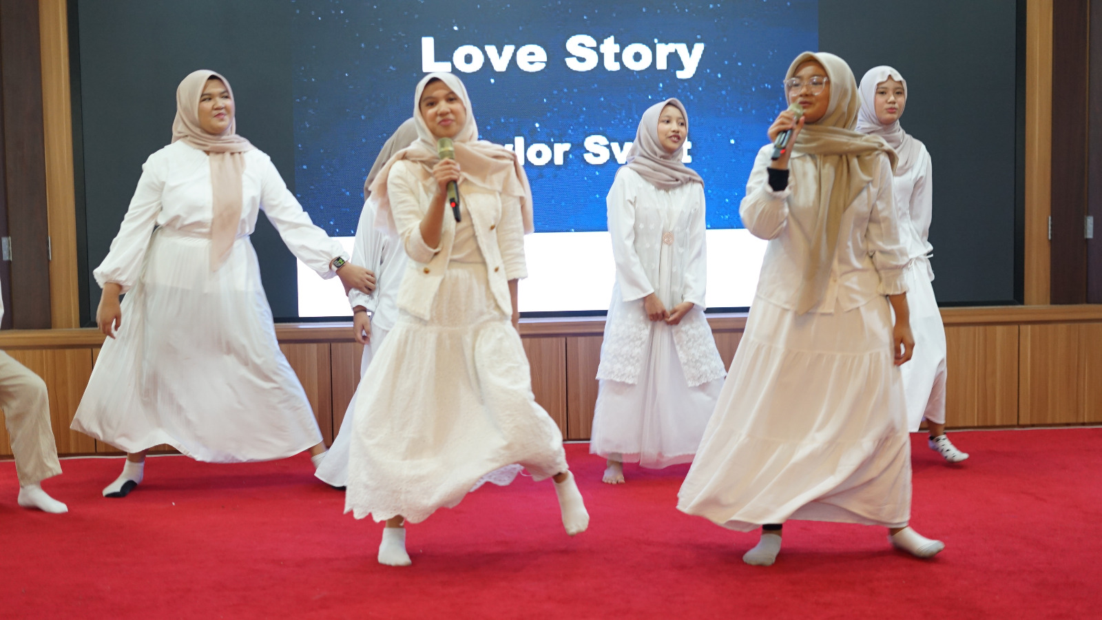 SMP LTI IGM Bentuk Rasa Percaya Diri Lewat English Festival 2025